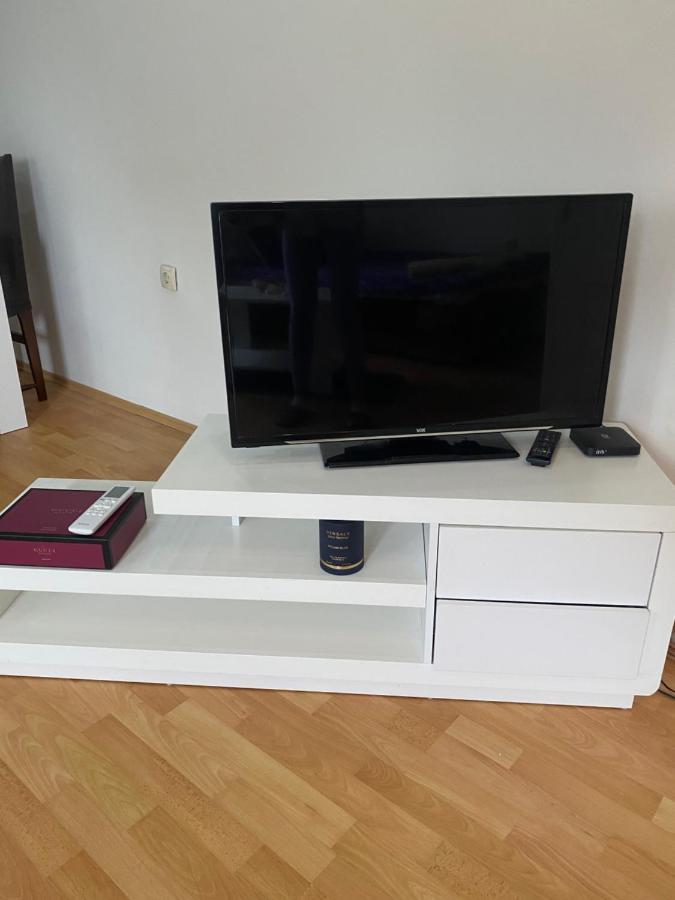 Apartmani Petra Novi Sad Buitenkant foto